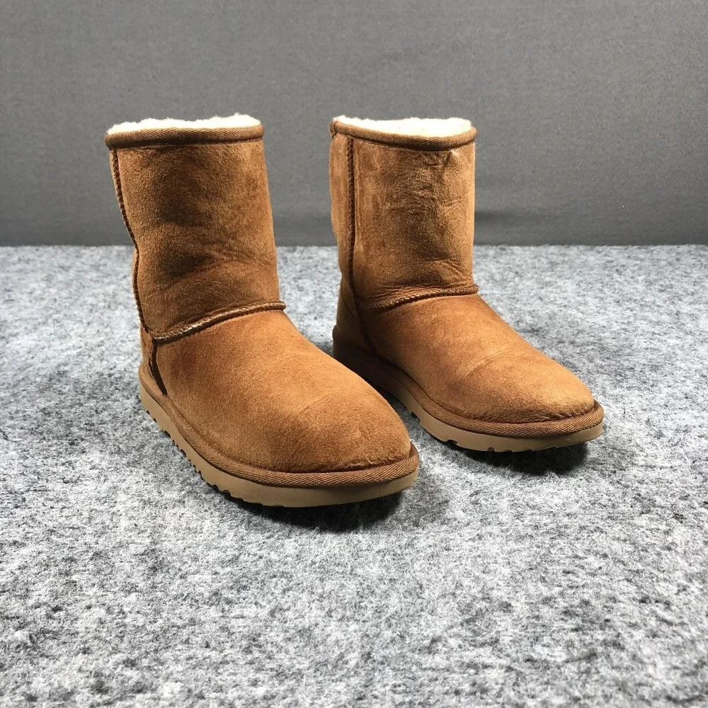 UGG Shearling Boots Girls 6 Brown Suede Sheepskin Lined Pull On 1017703K